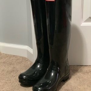 Hunter Tall Black rain boots size 8 with socks